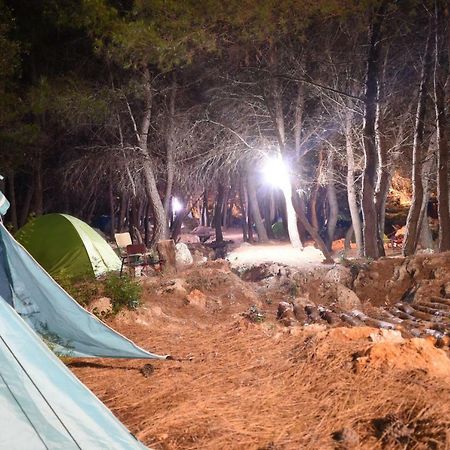 The Sea Cave Camping Himare Exterior photo