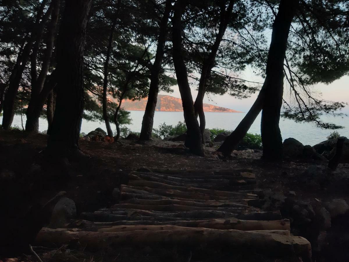 The Sea Cave Camping Himare Exterior photo